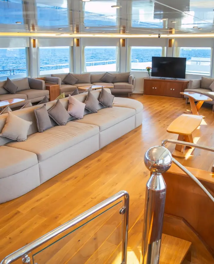 Between the Dives: Life on Board